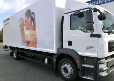 Trockenfrachtaufbau zum Kleidertransport