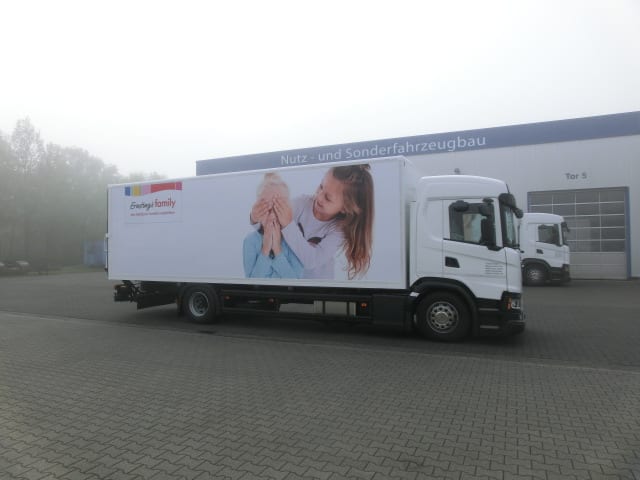 Plywoodkoffer für Textiltransport